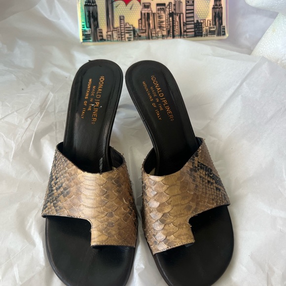 Donald J. Pliner Snake Skin Sandals - Picture 3 of 16